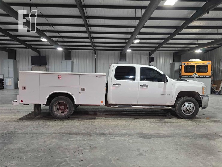 2013-chevrolet-silverado-3500hd-image-6