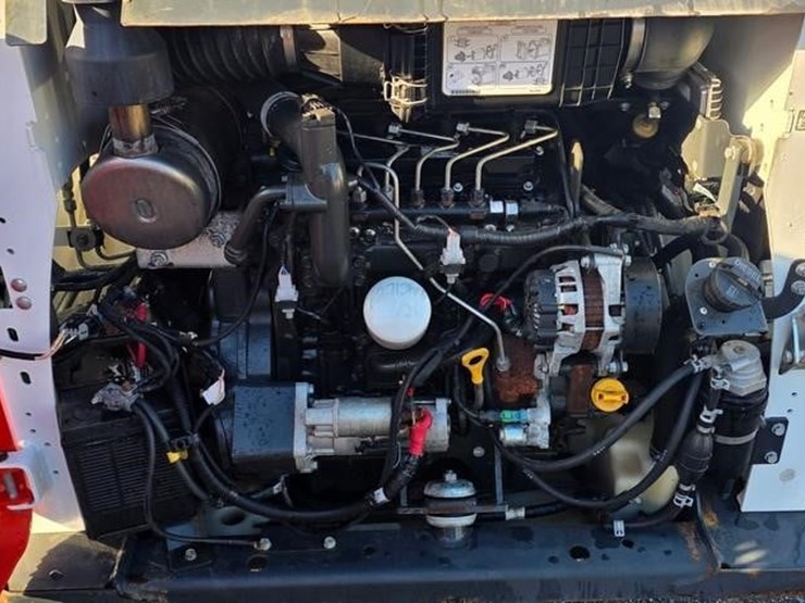 2018-bobcat-s550-image-39