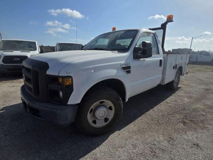 2010-ford-f250-image-1