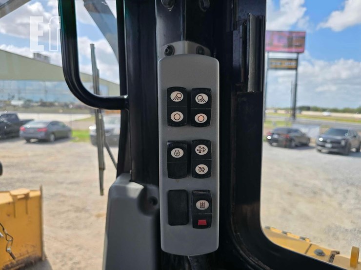 2019-caterpillar-d6t-xl-image-22