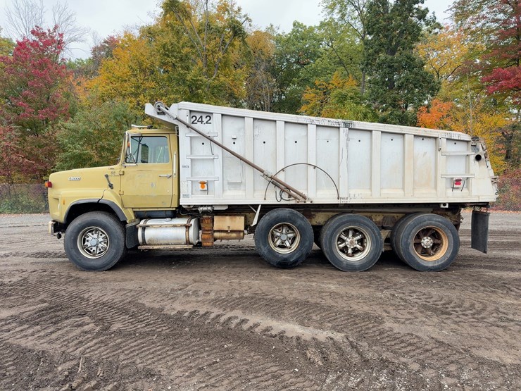 1990-ford-l9000-image-2