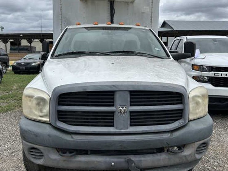 2007-dodge-ram-3500-image-2