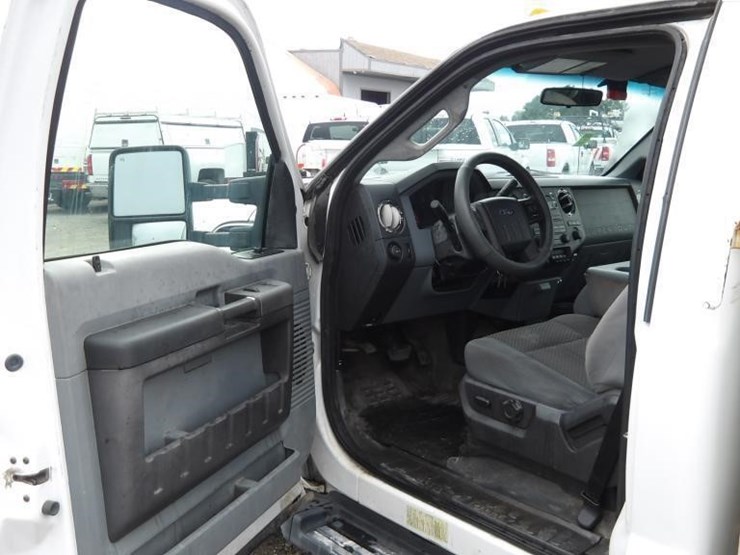 2011-ford-f350-image-14