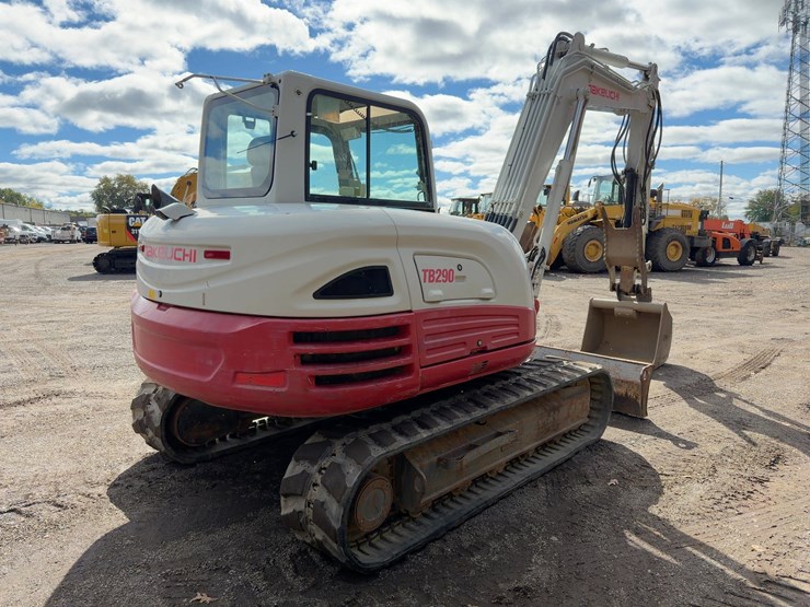 2017-takeuchi-tb290-image-5