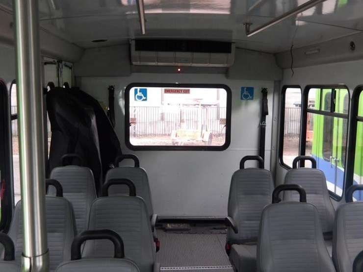 2016-ford-e450-image-21