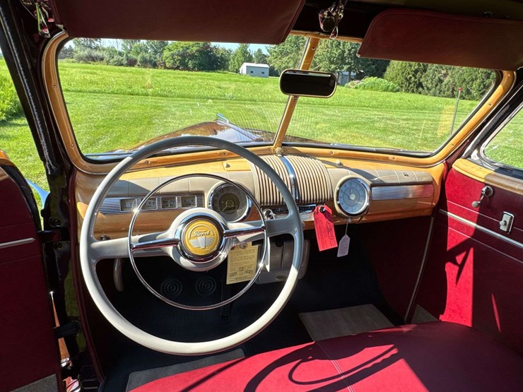 1947-ford-super-deluxe-sportsman-image-173