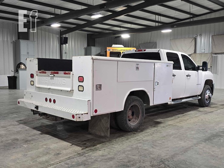 2013-chevrolet-silverado-3500hd-image-3