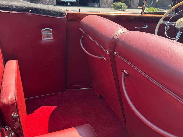 1939-cadillac-series-90-v-16-convertible-coupe-image-31