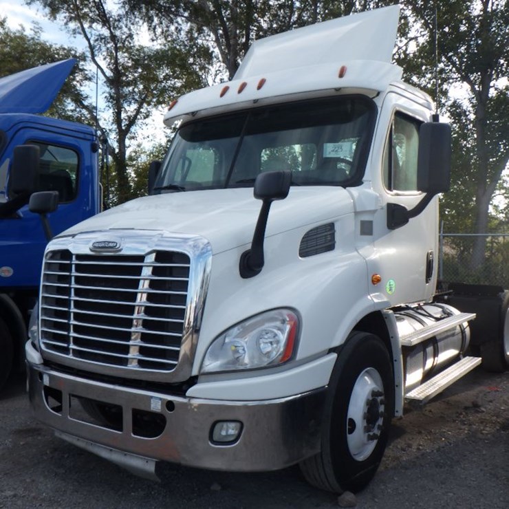 2019 FREIGHTLINER CASCADIA 113