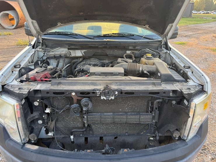 2014-ford-f150-xl-image-24