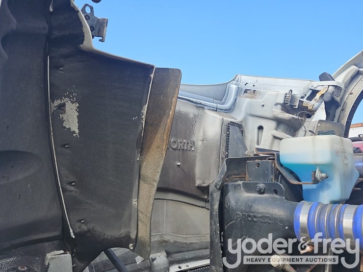 2017-kenworth-t880-image-63