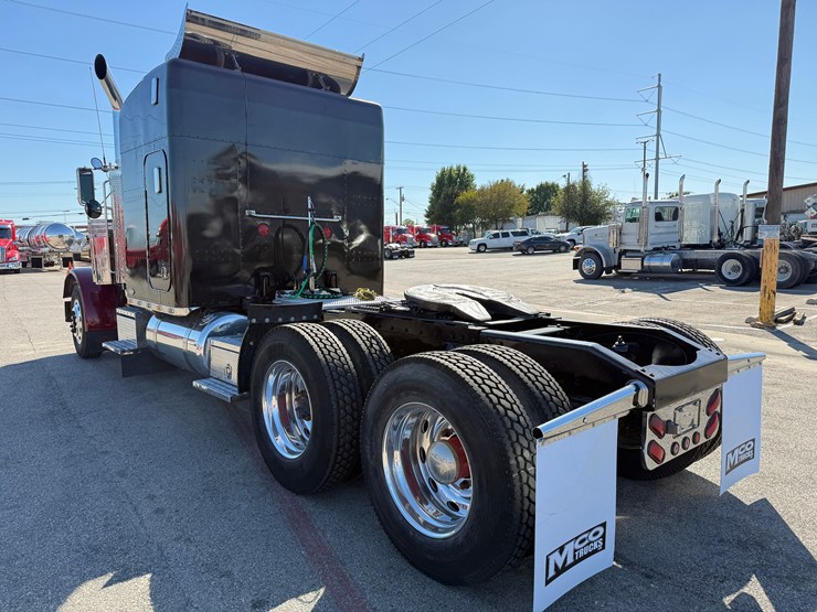 2000-peterbilt-379-image-4