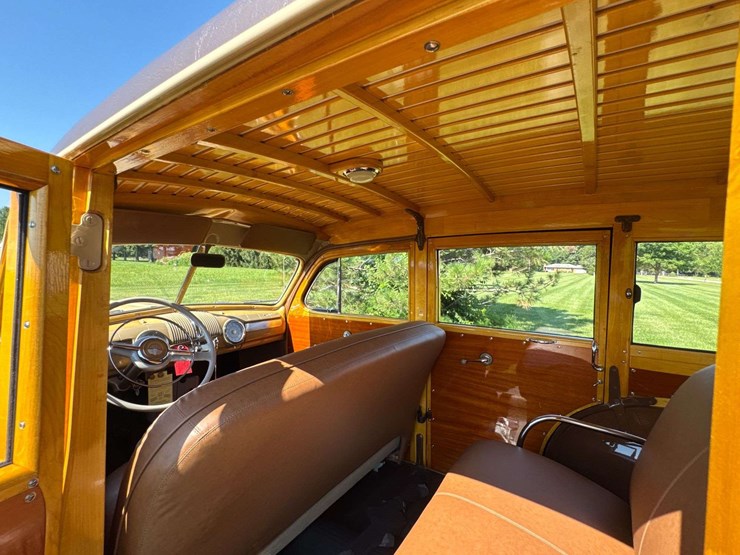1947-ford-super-deluxe-woody-wagon-image-56
