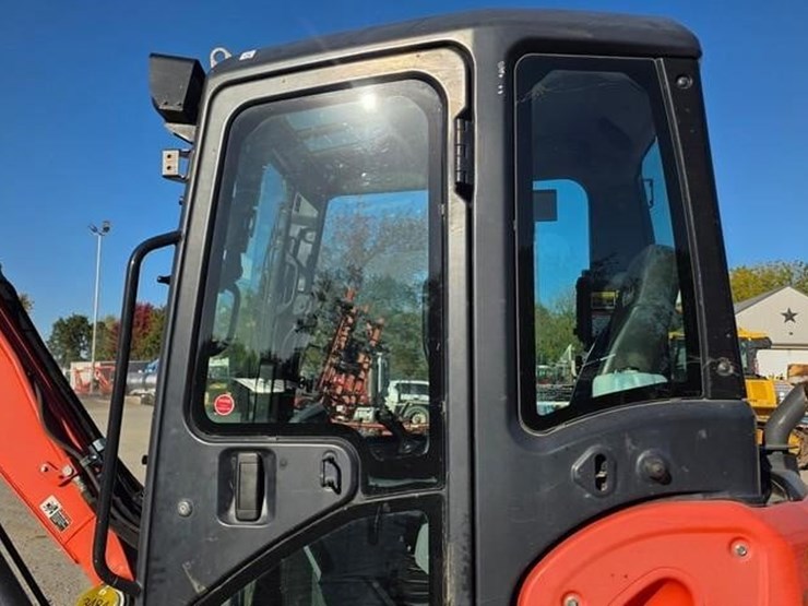 2017-kubota-kx040-4-image-19