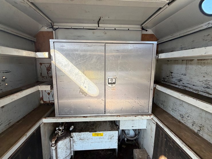 2008-ford-f650-image-39