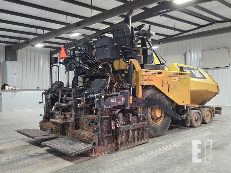 2016-caterpillar-ap-600f-image-3