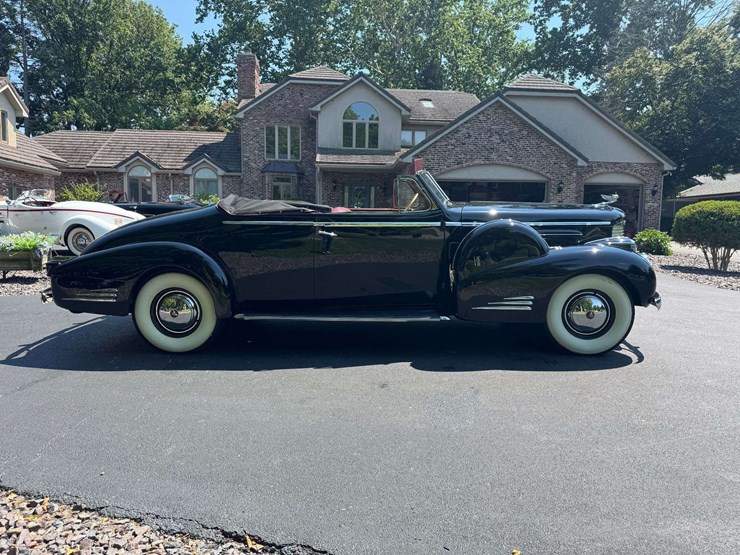 1939-cadillac-series-90-v-16-convertible-coupe-image-26