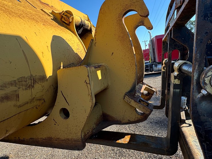 caterpillar-930k-image-6
