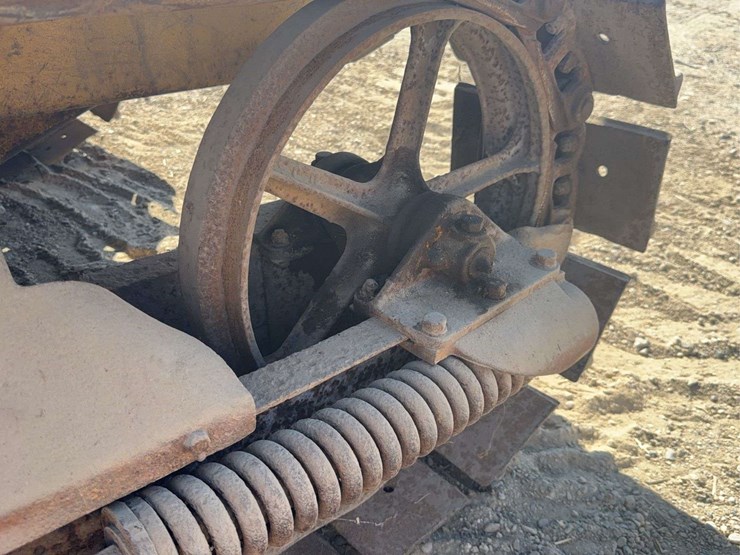 caterpillar-10-image-21