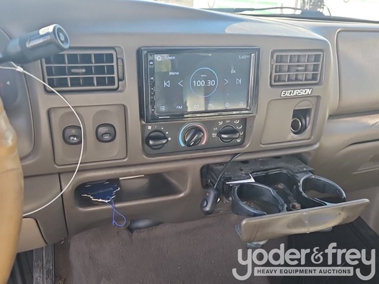 2001-ford-excursion-image-20
