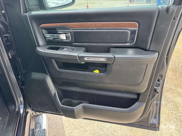 2018-dodge-1500-image-26