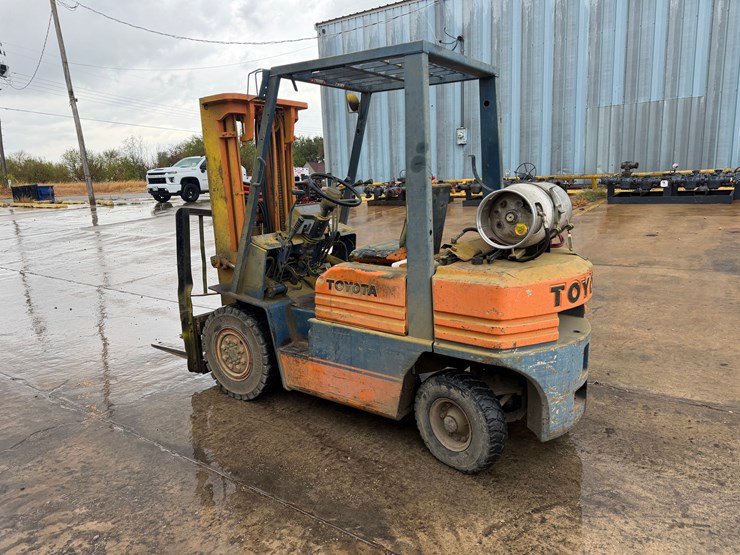 toyota-4k-forklift-image-3