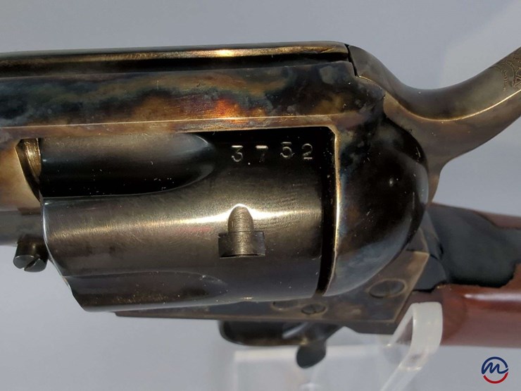 a.-uberti/-taylor's-&-co-american-carbine-.44-40-6-shot-revolving-carbine-rifle-sn#-uz3752,-manual,-in-original-box-image-8