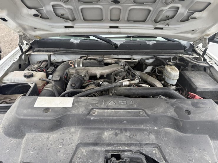 2011-chevrolet-silverado-3500-image-15