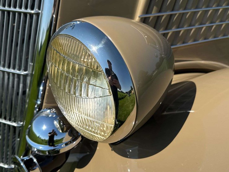 1935-ford-deluxe-phaeton-image-54