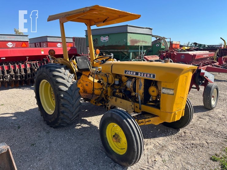 2021-john-deere-301a-image-4