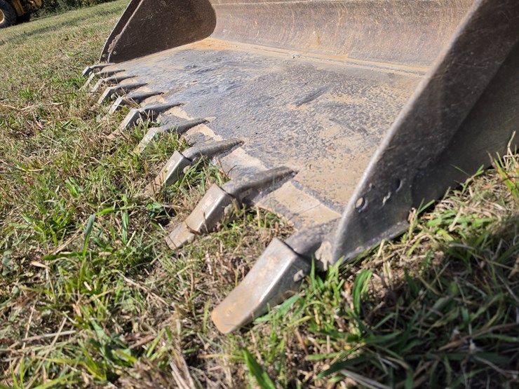 deere-333g-image-93