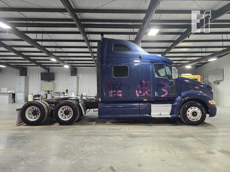 2009-peterbilt-387-image-6