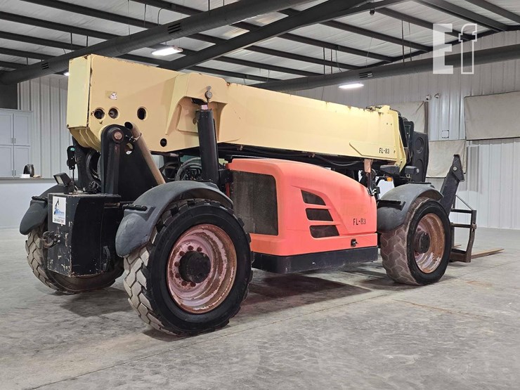 2014-jlg-g12-55a-image-3