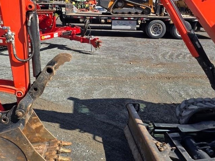 2025-kubota-kx033-4-image-9