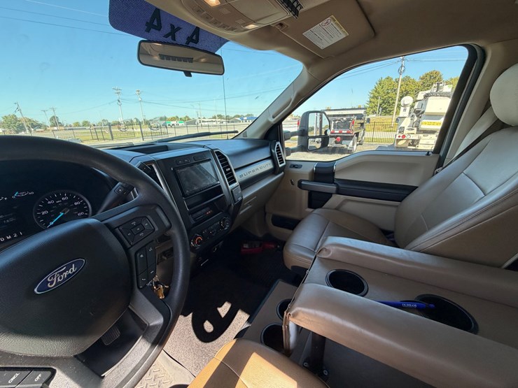 2018-ford-f550-image-29