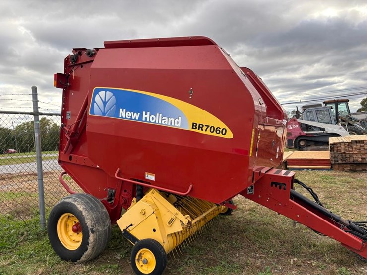 2008-new-holland-br7060-image-4