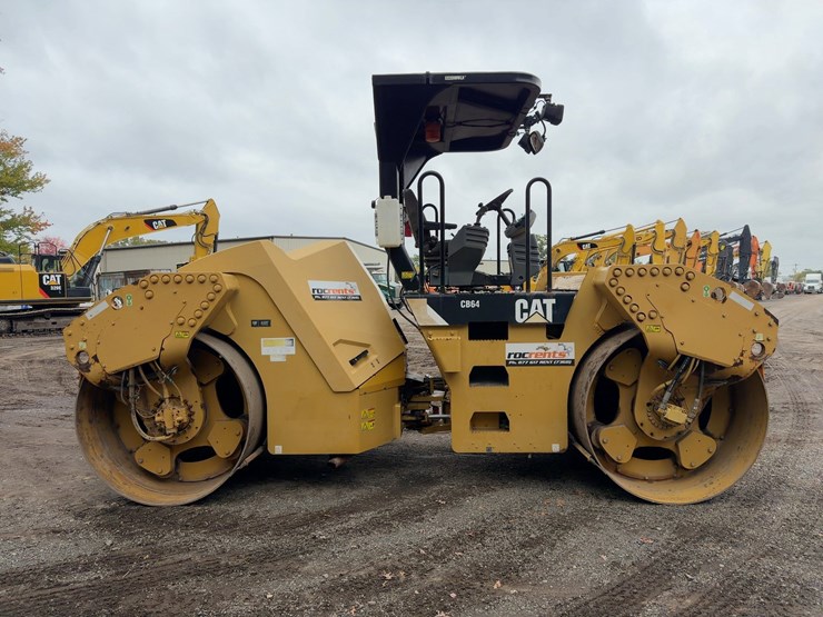 2011-caterpillar-cb64-image-6