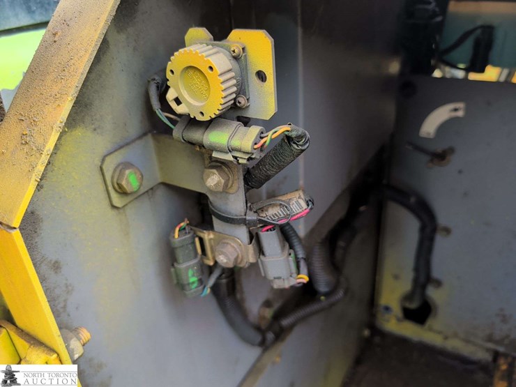 2010-john-deere-450-image-60