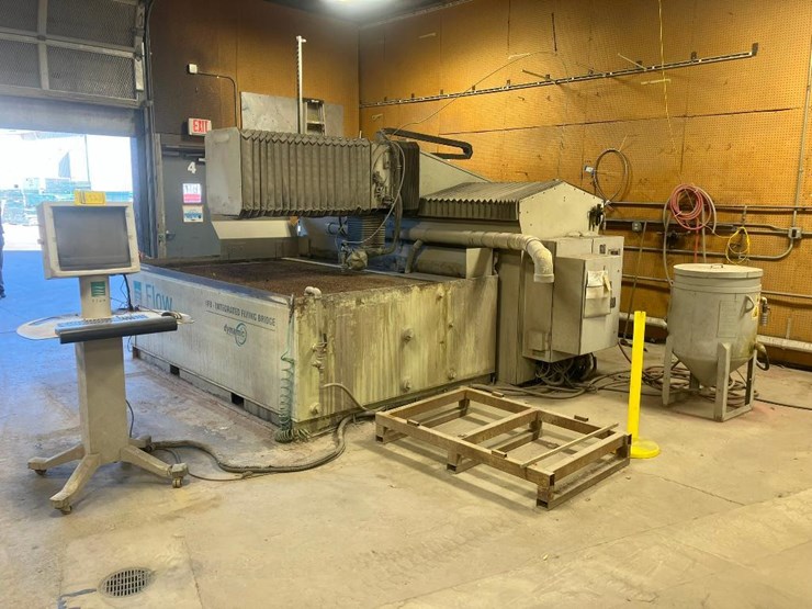 2007-flow-waterjet,-integrated-flying-bridge,-48"-x-96"-cutting-capacity,-flow-portable-pedestal-con-image-3