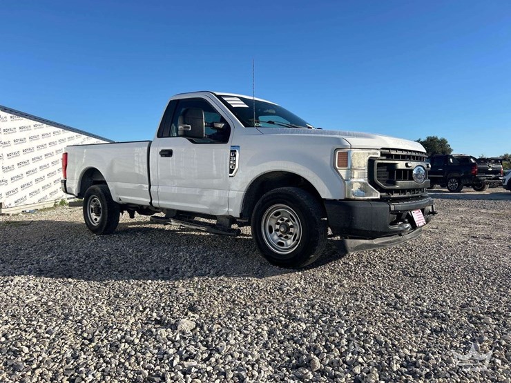 2022-ford-f350-image-2