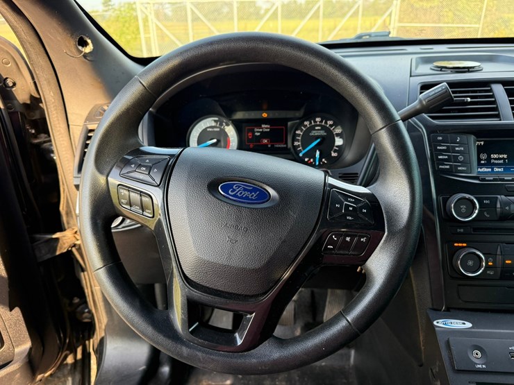 2018-ford-explorer-image-54
