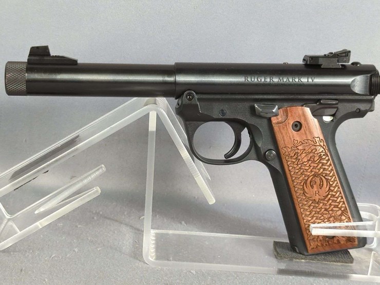 ruger-mark-iv-target-.22-lr-pistol-sn#-rcs8-14959,-2-total-mags,-manual,-in-original-hard-case-image-2