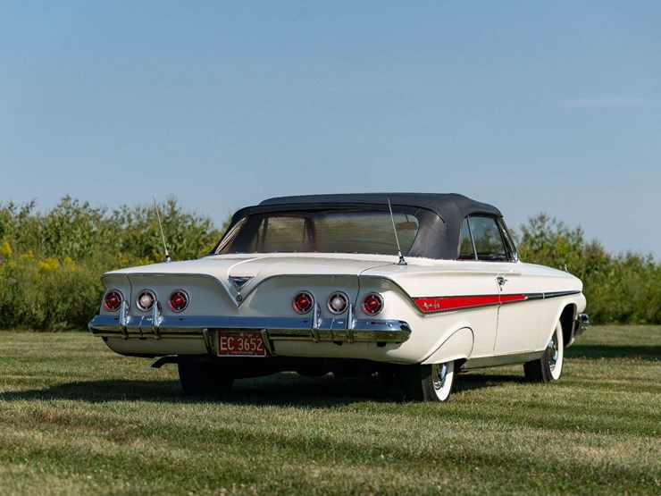 1961-chevrolet-impala-convertible-unrestored-original-image-10