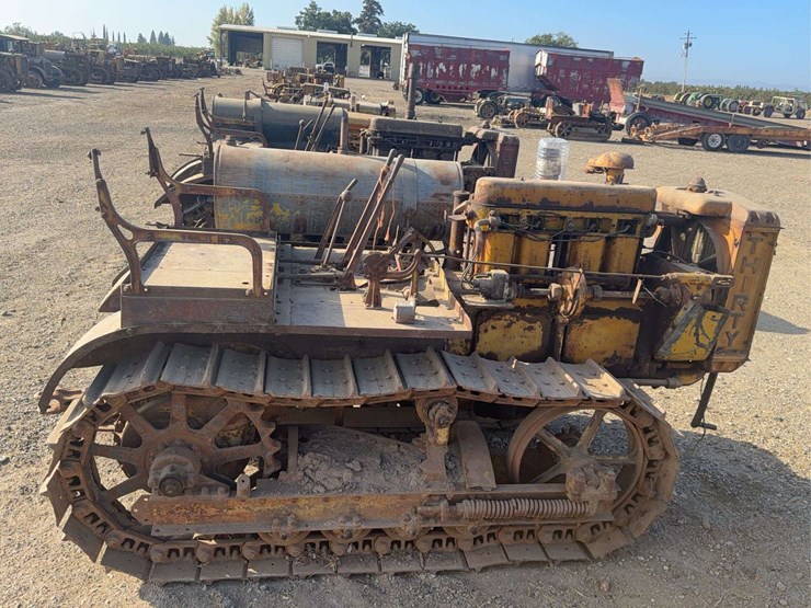 caterpillar-thirty-image-6
