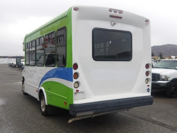 2016-ford-e450-image-4