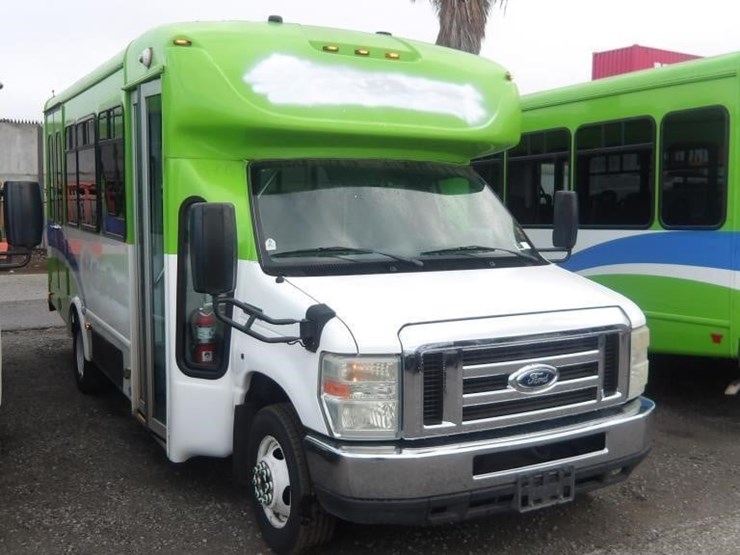 2016-ford-e450-image-2