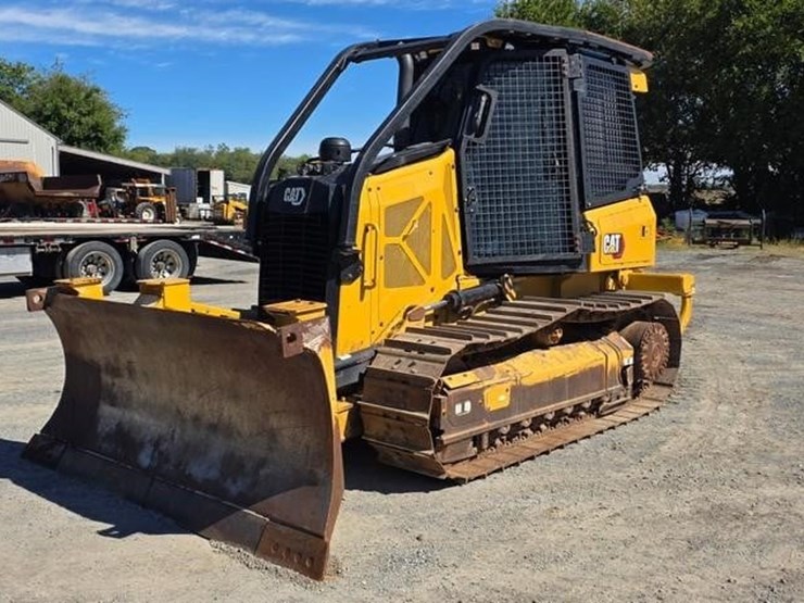 2021-caterpillar-d3-image-1