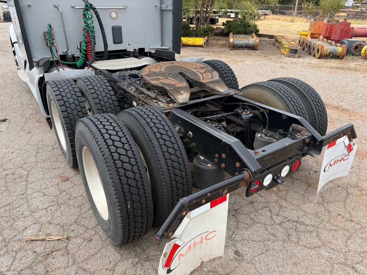 2020-kenworth-t680-image-7
