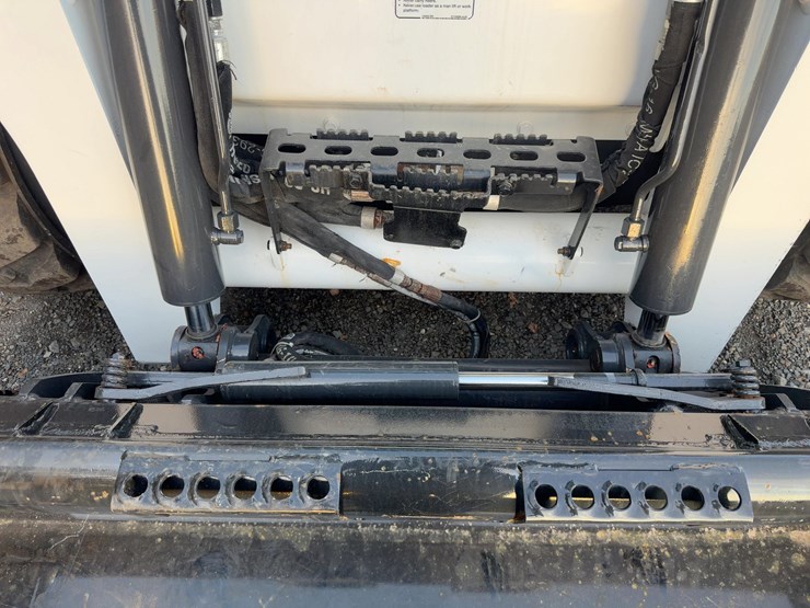 2019-bobcat-s650-image-11