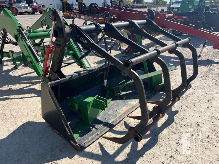 buhler-595-loader-&-bucket-image-4